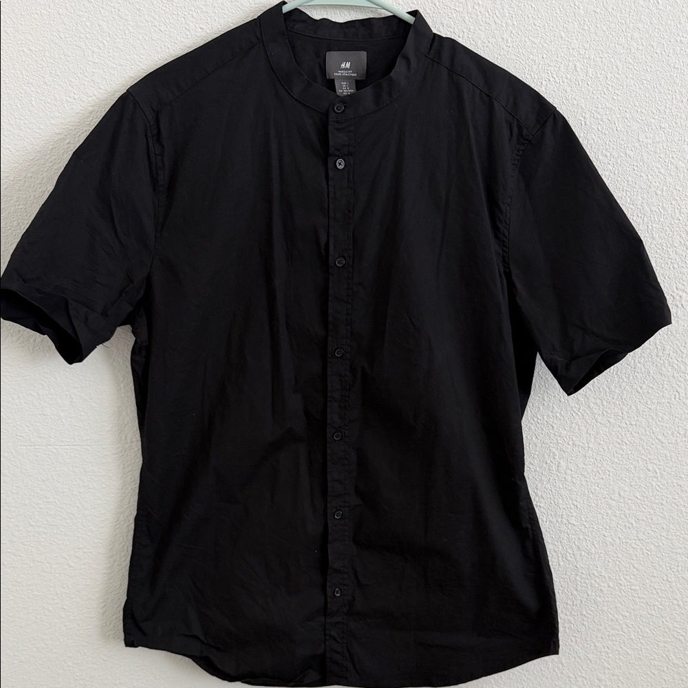 H&M Black Short-Sleeve Band-Collar Button-Up Shirt Muscle Fit
